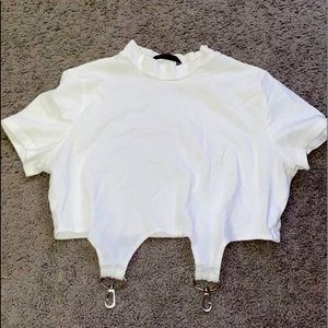 White, shortsleeved crop top